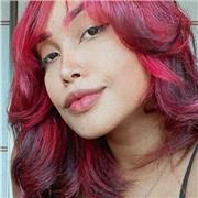 Professora de fotografia ensino a criança e adolescentes de todas as idades